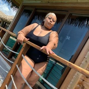 Meet your Posher, Nakia